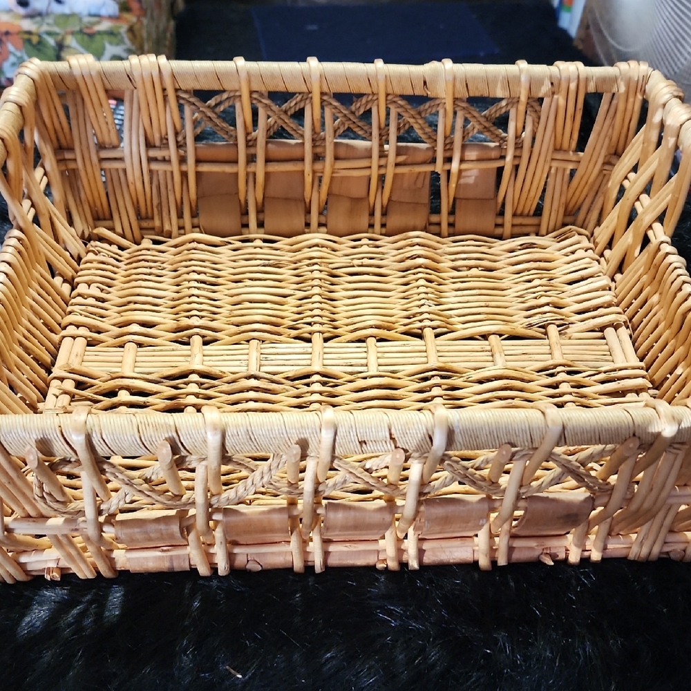 Natural Woven Basket. Large Square,  2 Side Handles .